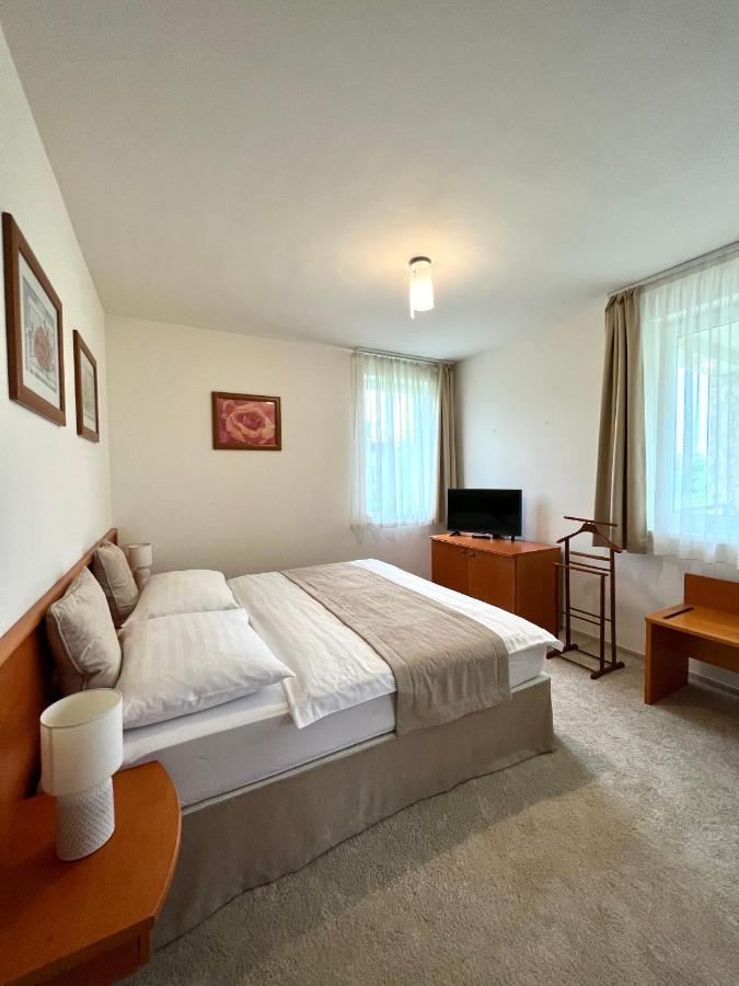Chance Apartman-Birdland Villapark Buekfuerdo Exterior foto
